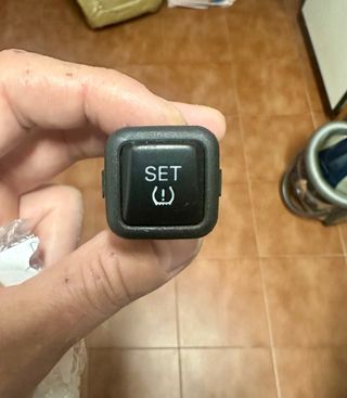 Botones Seat Leon MK1 Alarma /Presión de Neumatico