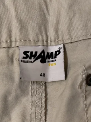 Pantalón corto trekking beige multibolsillos