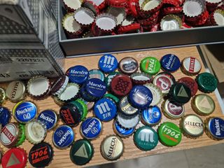 Lotto di 700 tappi di bottiglie di birra