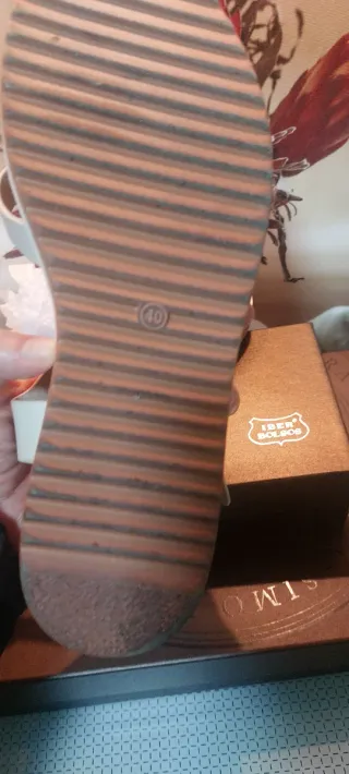 Sandalias Beige y Doradas Mujer