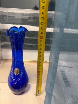 Vaso blu cristallo con placca argento