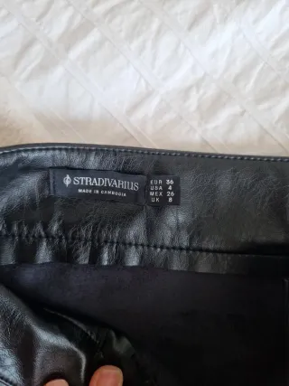 Falda-pantalón efecto piel negra