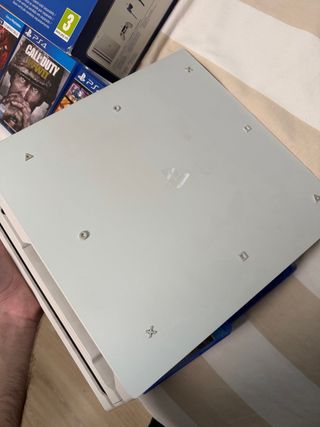 PS4 Pro 1TB Blanca + Juegos