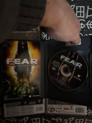 Lote 4 Juegos PC: F.E.A.R., Quake, Resident Evil