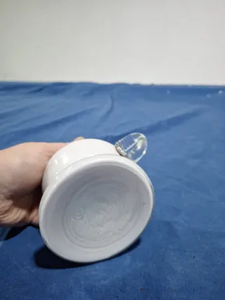 Lámpara de aceite antigua blanca