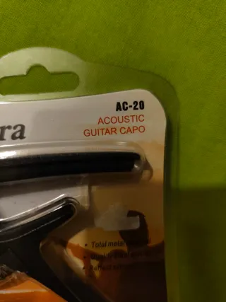 Cejilla guitarra acústica