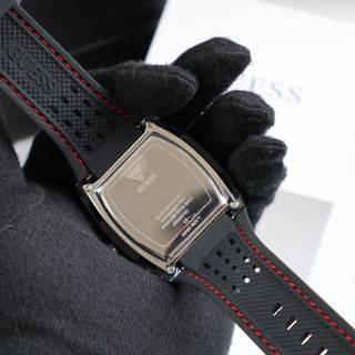 Reloj Guess Negro y Dorado