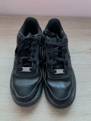 Nike Air Force 1 Negras Talla 38