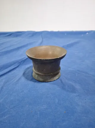 Mortero antiguo de bronce