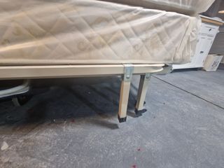 2 Somieres Metálicos con Láminas de Madera