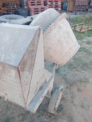 Hormigonera con motor