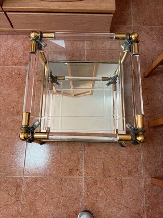 Mesita de salón cristal y metal dorado