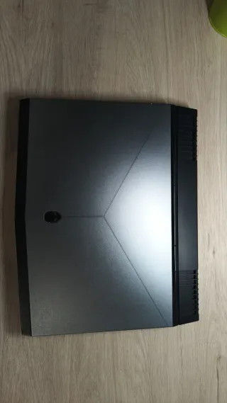 Portátil Alienware 13 R3  LEER BIEN, TIENE FALLO.