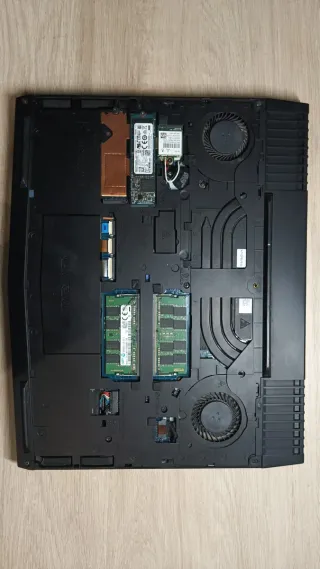 Portátil Alienware 13 R3  LEER BIEN, TIENE FALLO.