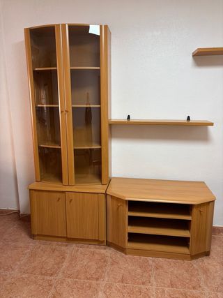 Mueble de salón madera y cristal