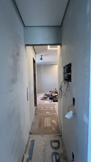 Pintura y alisado de paredes