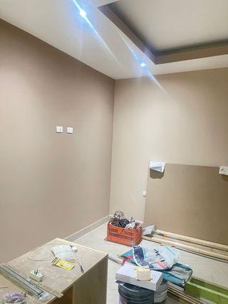 Pintura y alisado de paredes