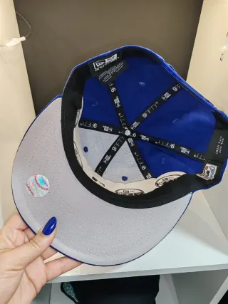 Esta es una gorra New Era New York Yankees