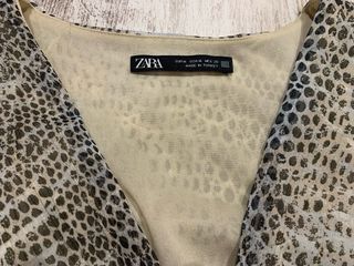 Vestido Zara estampado serpiente