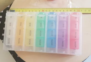 Organizador de Pastillas Semanal Triturador