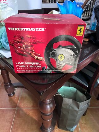 Volante Thrustmaster Ferrari Universal Challenge