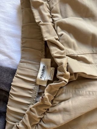 Pantalón cargo beige