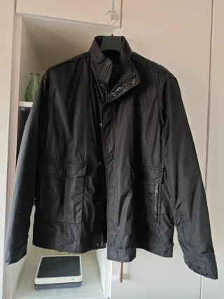 Cazadora negra hombre