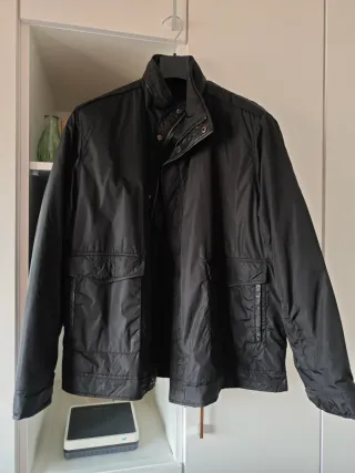 Cazadora negra hombre