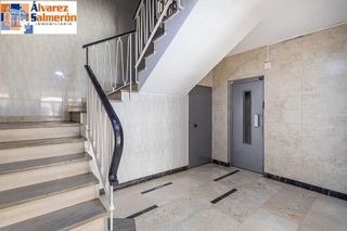 Piso en venta en Camino de Ronda - Rosaleda en Granada