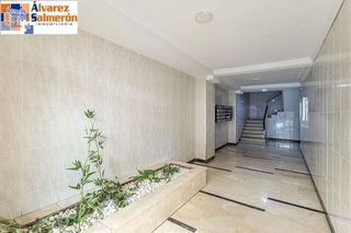 Piso en venta en Camino de Ronda - Rosaleda en Granada