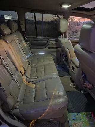 Toyota Land Cruiser 100