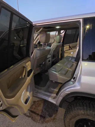 Toyota Land Cruiser 100