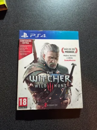 PS4 + 2 Mandos y 6 Juegos. Fotos sólo interesados!