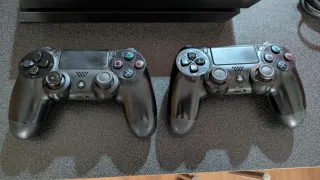 PS4 + 2 Mandos y 6 Juegos. Fotos sólo interesados!