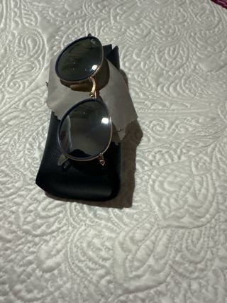 Gafas de sol Ray-Ban azules y doradas