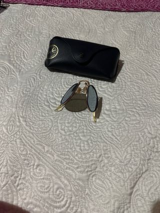 Gafas de sol Ray-Ban azules y doradas