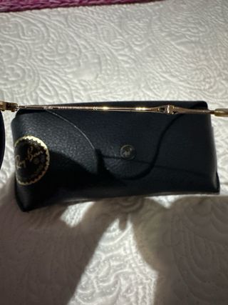 Gafas de sol Ray-Ban azules y doradas