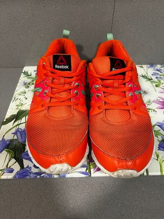 Zapatillas deportivas Reebok naranjas y verdes