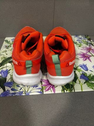 Zapatillas deportivas Reebok naranjas y verdes