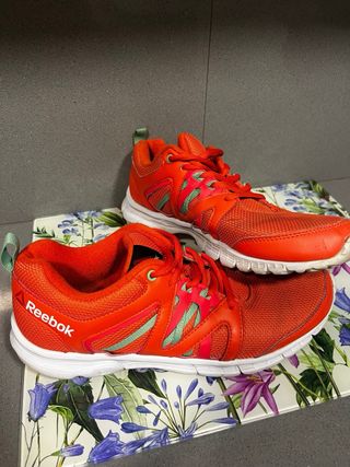 Zapatillas deportivas Reebok naranjas y verdes