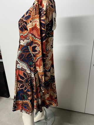 Vestido estampado naranja y multicolor