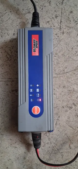 Cargador Batería Coche y Moto Ultimate Speed