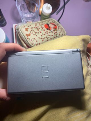 Nintendo DS Plata con Juegos como nueva