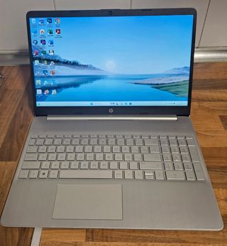 Ordenador portátil HP i3 ONCEAVA GENERACIÓN, 8RAM