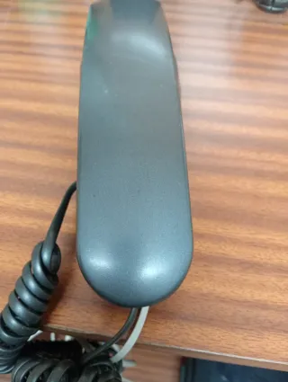 Teléfono fijo antiguo pequeño