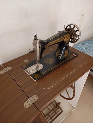 Máquina de coser Singer antigua
