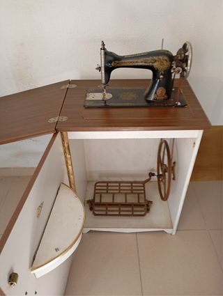 Máquina de coser Singer antigua