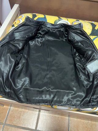 Chaqueta Cuero  Negra con parches bordados