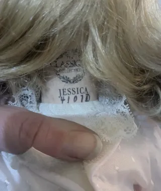 Exclusiva muñeca de porcelana vintage numerada