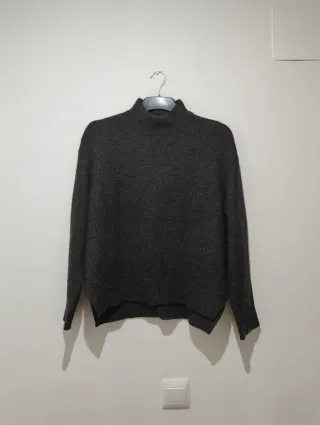 Jersey gris cuello alto